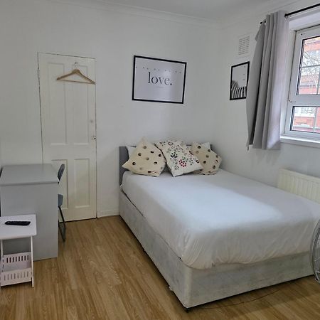 Budget Grey House Londen Buitenkant foto