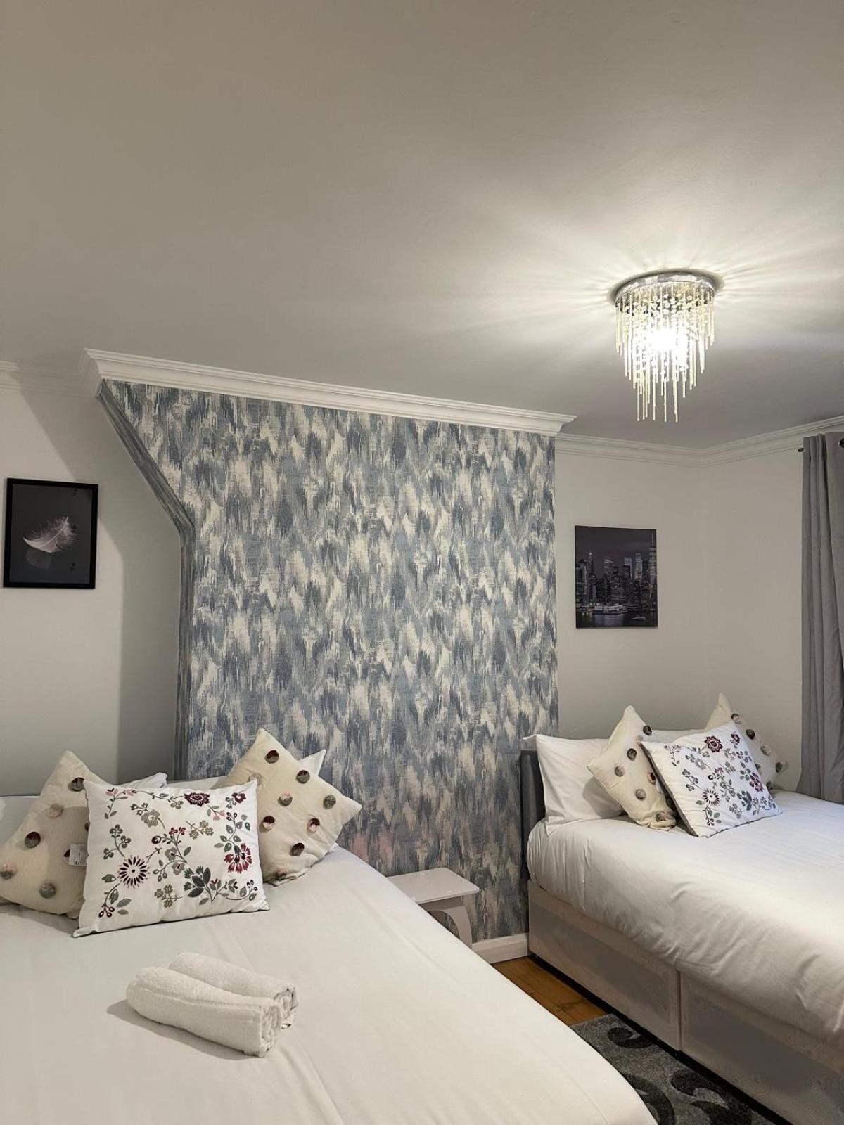 Budget Grey House Londen Buitenkant foto