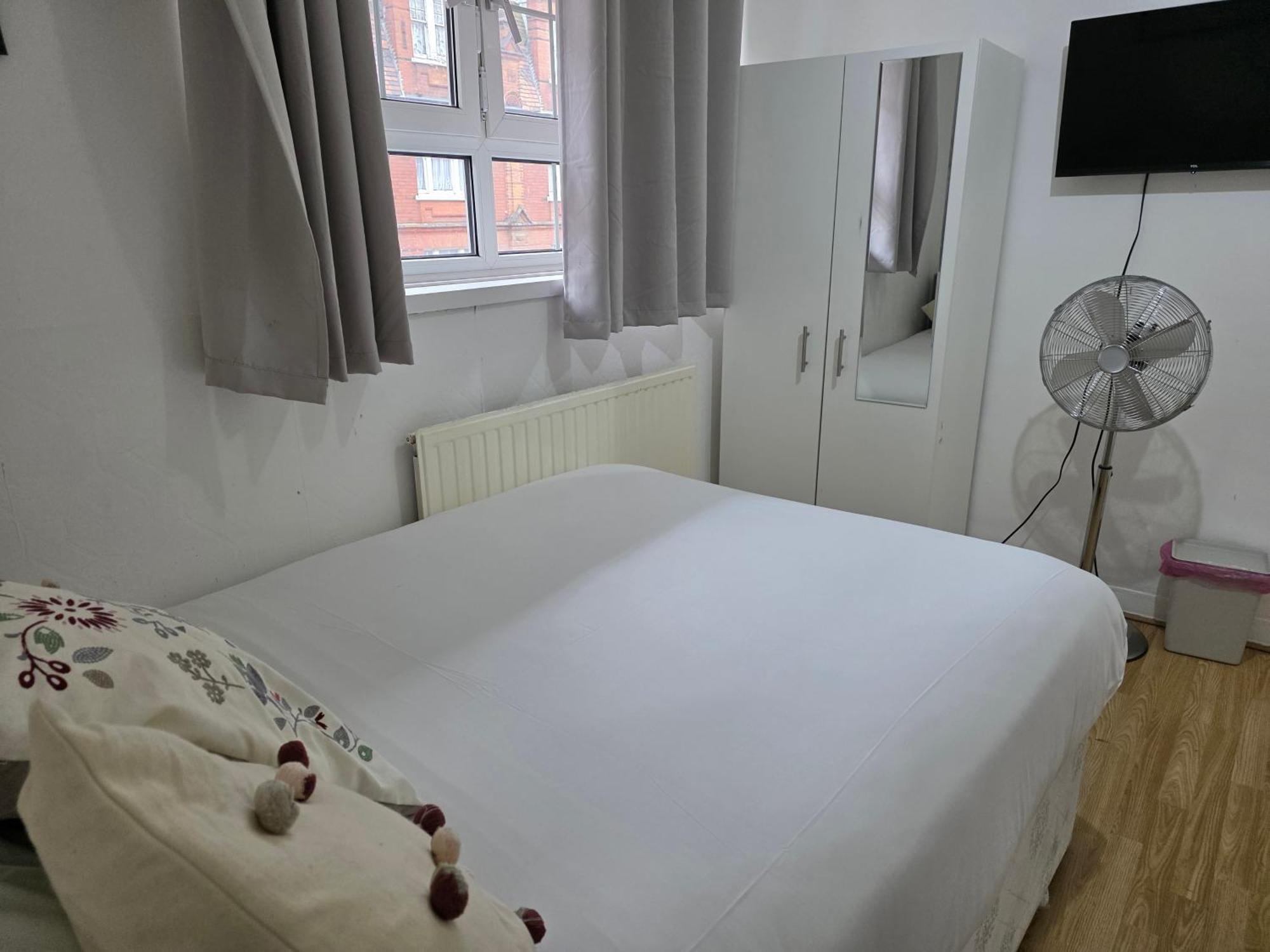 Budget Grey House Londen Buitenkant foto