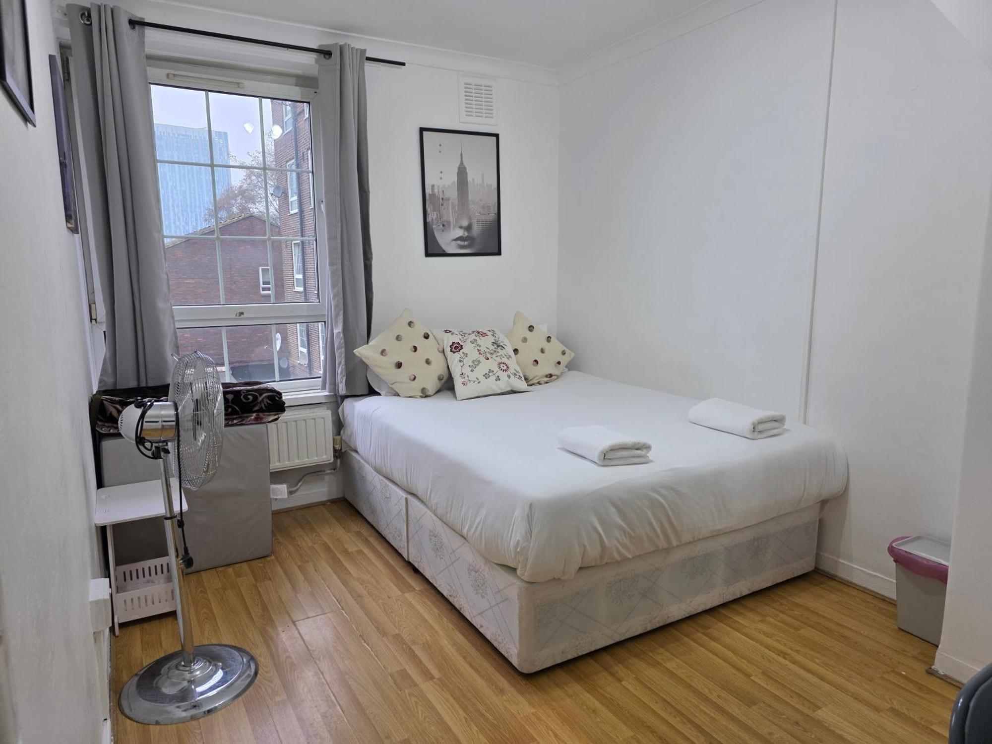 Budget Grey House Londen Buitenkant foto